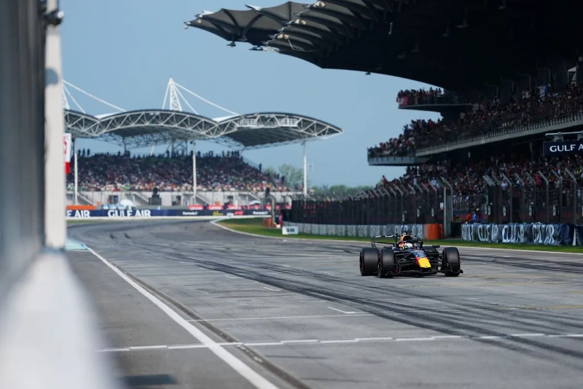 Verstappen Claims First F1 2026 Pole at Sepang, Hamilton Joins Front