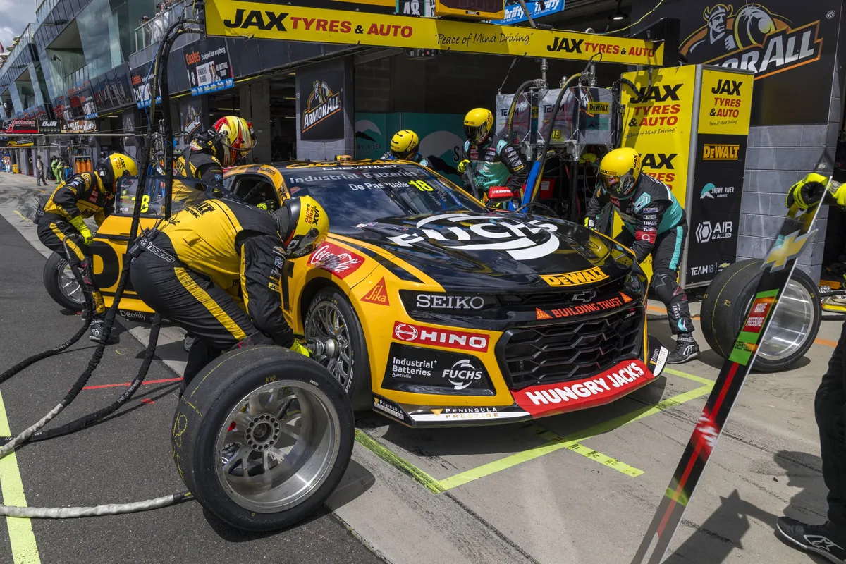 Team 18 Reveals Fuel Software Glitch Behind Bathurst 1000 Heartbreak