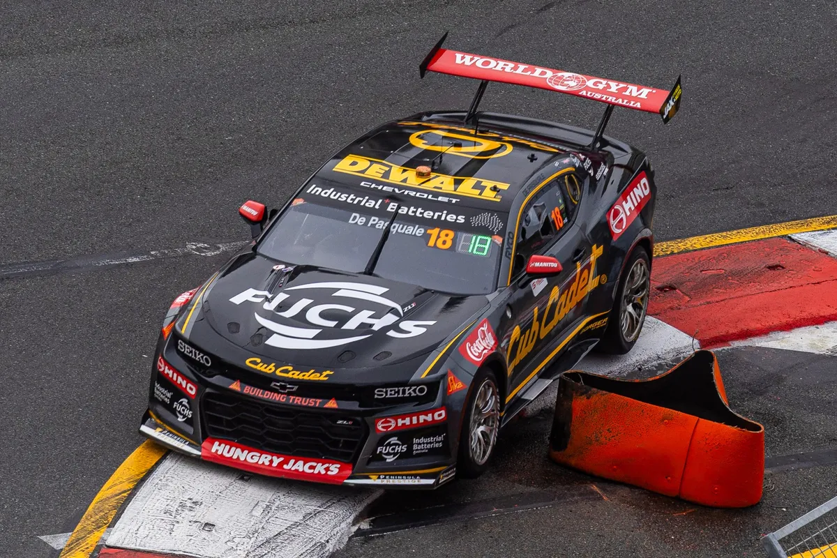 Analisis Keputusan Berisiko Team 18 di Supercars 2026
