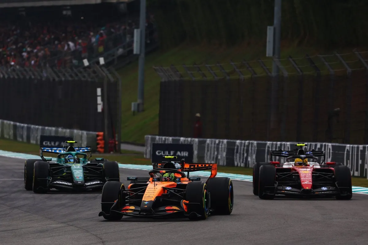 Judul F1 GP Bahrain: Blunder Ban Slicks McLaren dan Ferrari