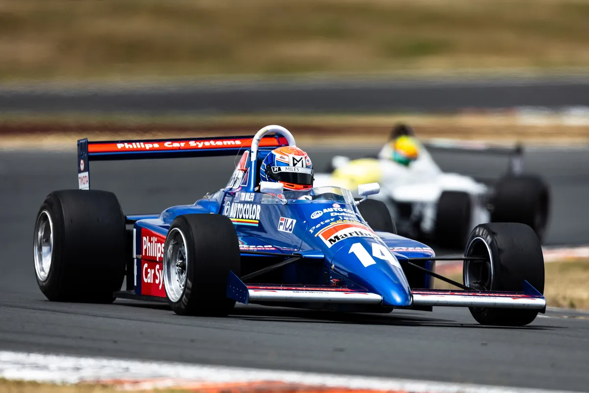 Foxtel Disemprit ACMA Gara-Gara Livery Rokok Klasik 2026