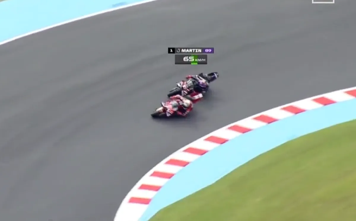 Aksi Spektakuler Marc Marquez Taklukkan Jorge Martin di Motegi