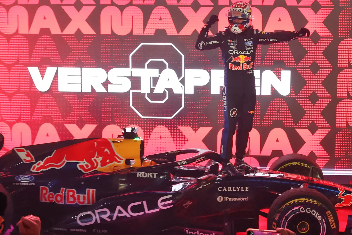 Max Verstappen Cruises to Maiden Singapore Grand Prix Victory in 2026