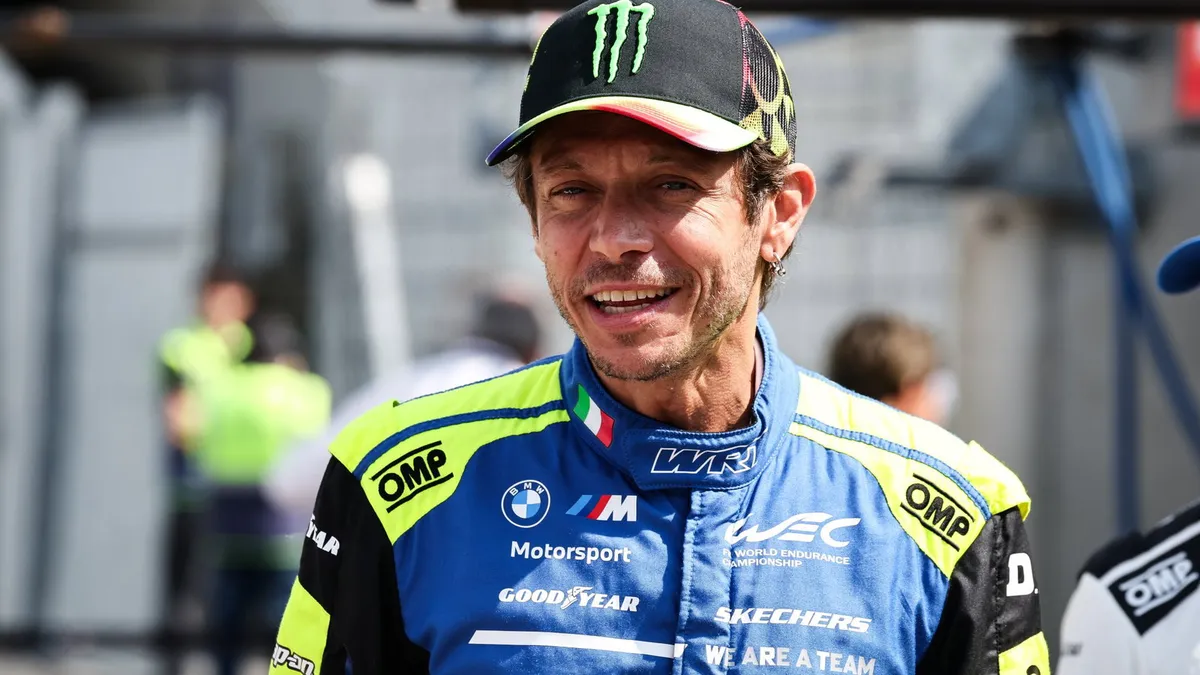 Insiden Pintu Lepas Paksa Valentino Rossi Masuk Pit